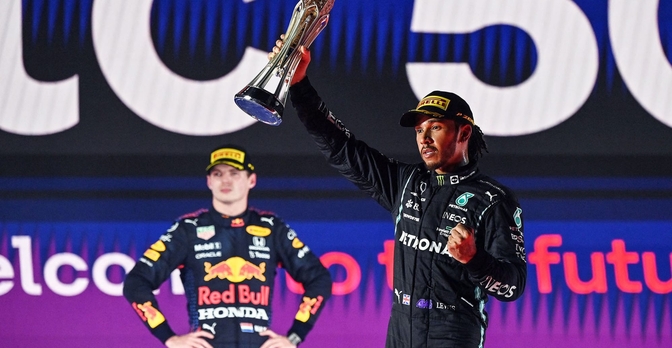 爱游戏入口-阿斯顿马丁横扫迈凯伦，汉密尔顿刷新纪录