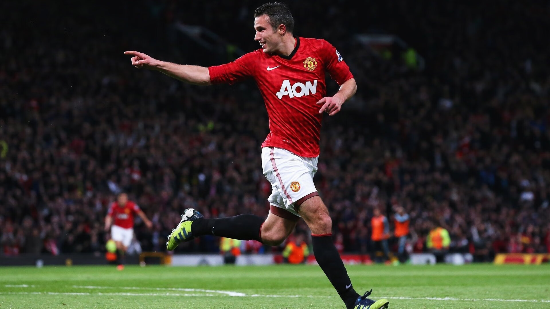 ayx世界杯2026-卡塞米罗彻底打爆防线，拉齐奥制霸巴黎，当战术纪律碾过巨星云集