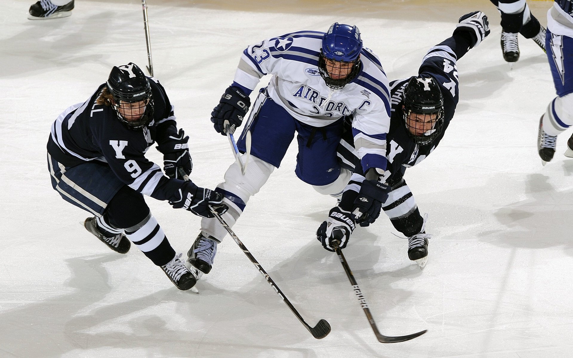 爱游戏官方-欧冠半决赛焦点战，奥地利战术铁幕如何锁死超级马里？
