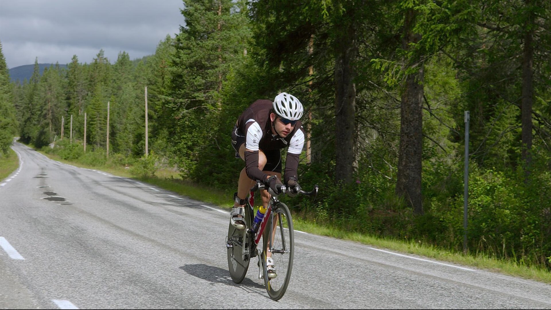 爱游戏体育-森林狼封锁深圳队，杰伦格林成为关键先生